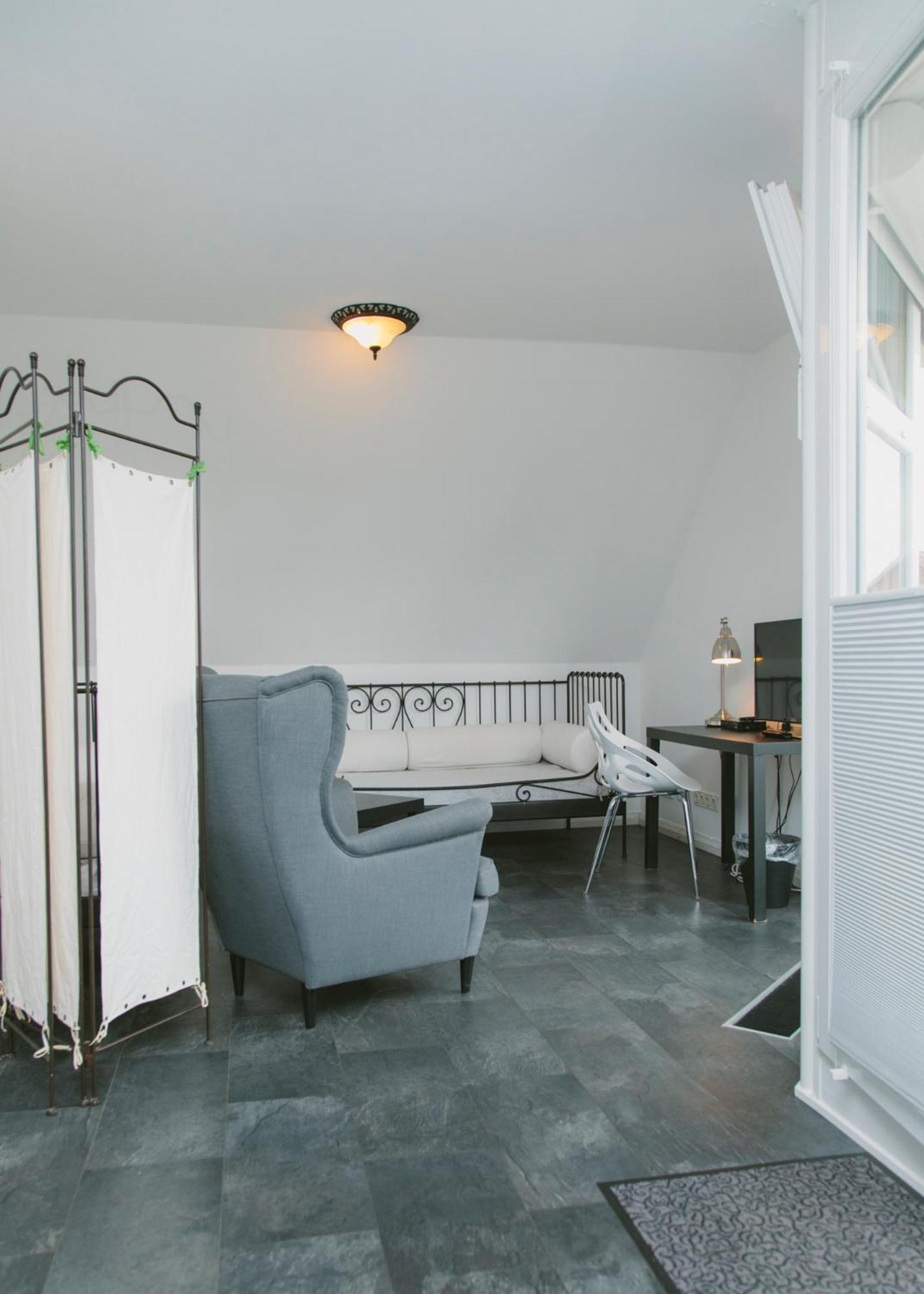 Gaestehaus Vigliarolo Gewerblich Jedes Zimmer Eigenes Bad Gemeinschaftskueche เอล์มสฮอร์น ภายนอก รูปภาพ