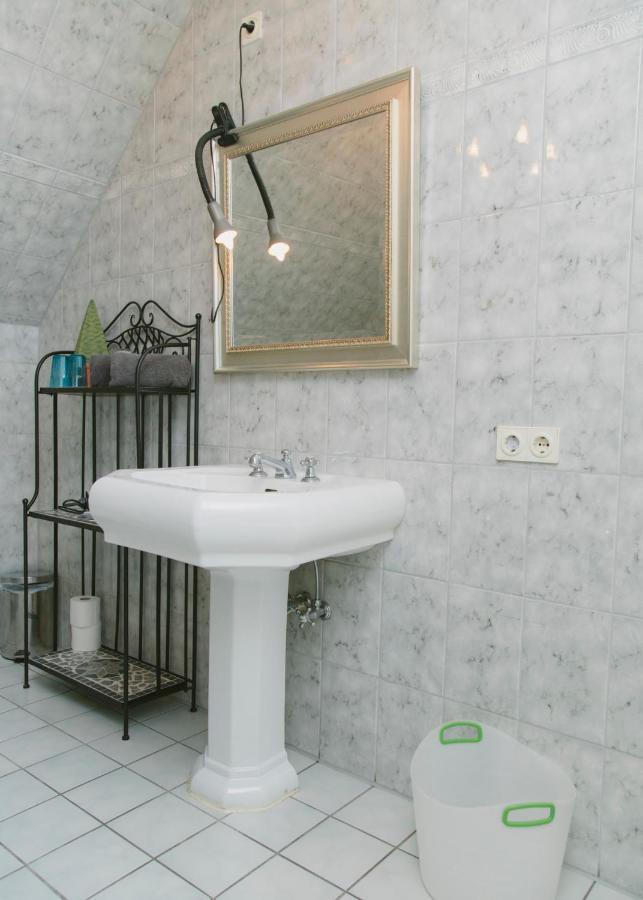 Gaestehaus Vigliarolo Gewerblich Jedes Zimmer Eigenes Bad Gemeinschaftskueche เอล์มสฮอร์น ภายนอก รูปภาพ
