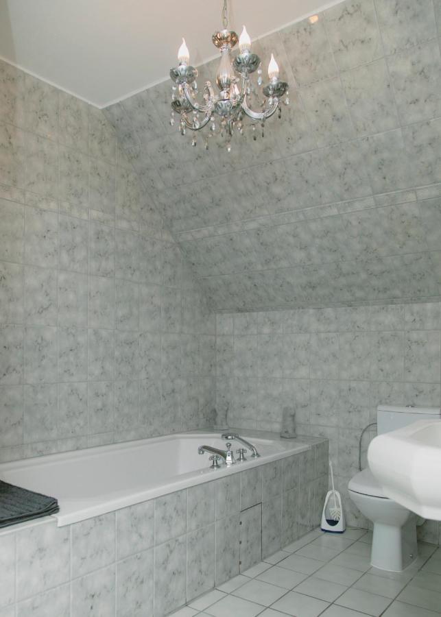 Gaestehaus Vigliarolo Gewerblich Jedes Zimmer Eigenes Bad Gemeinschaftskueche เอล์มสฮอร์น ภายนอก รูปภาพ