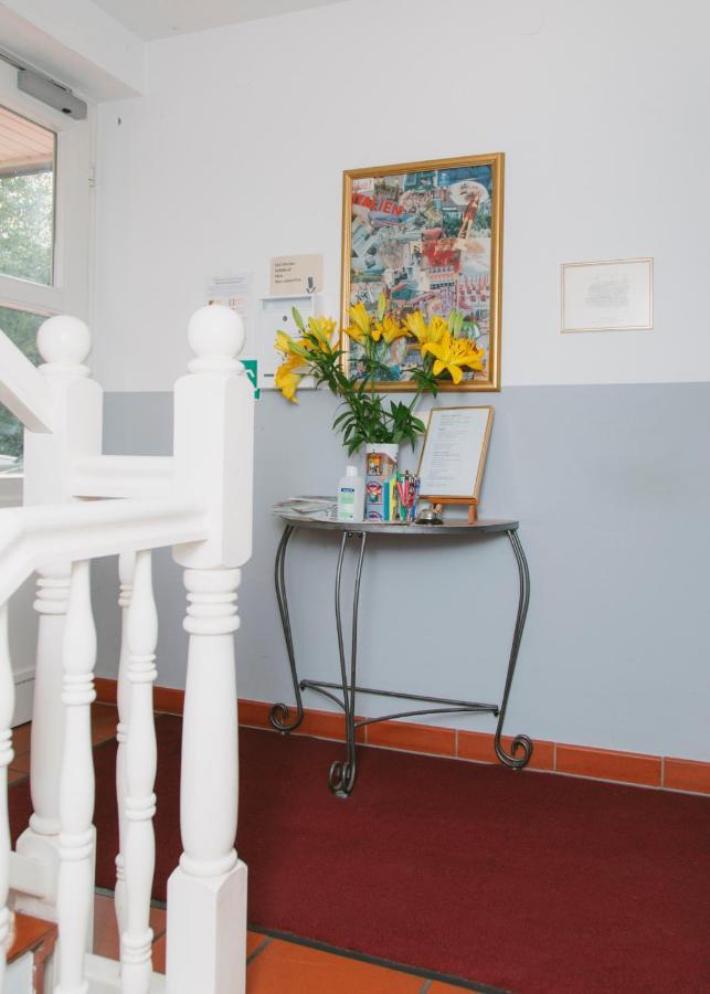 Gaestehaus Vigliarolo Gewerblich Jedes Zimmer Eigenes Bad Gemeinschaftskueche เอล์มสฮอร์น ภายนอก รูปภาพ