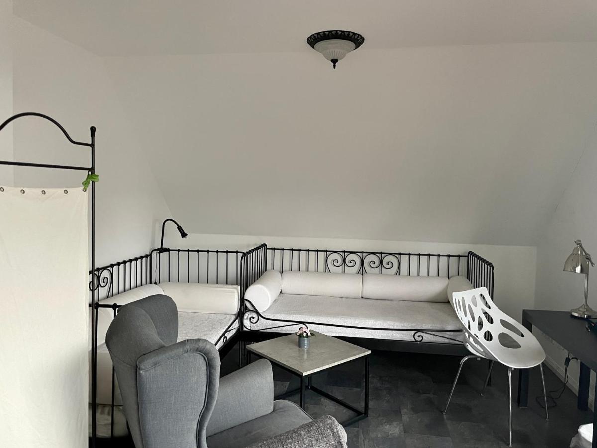 Gaestehaus Vigliarolo Gewerblich Jedes Zimmer Eigenes Bad Gemeinschaftskueche เอล์มสฮอร์น ภายนอก รูปภาพ