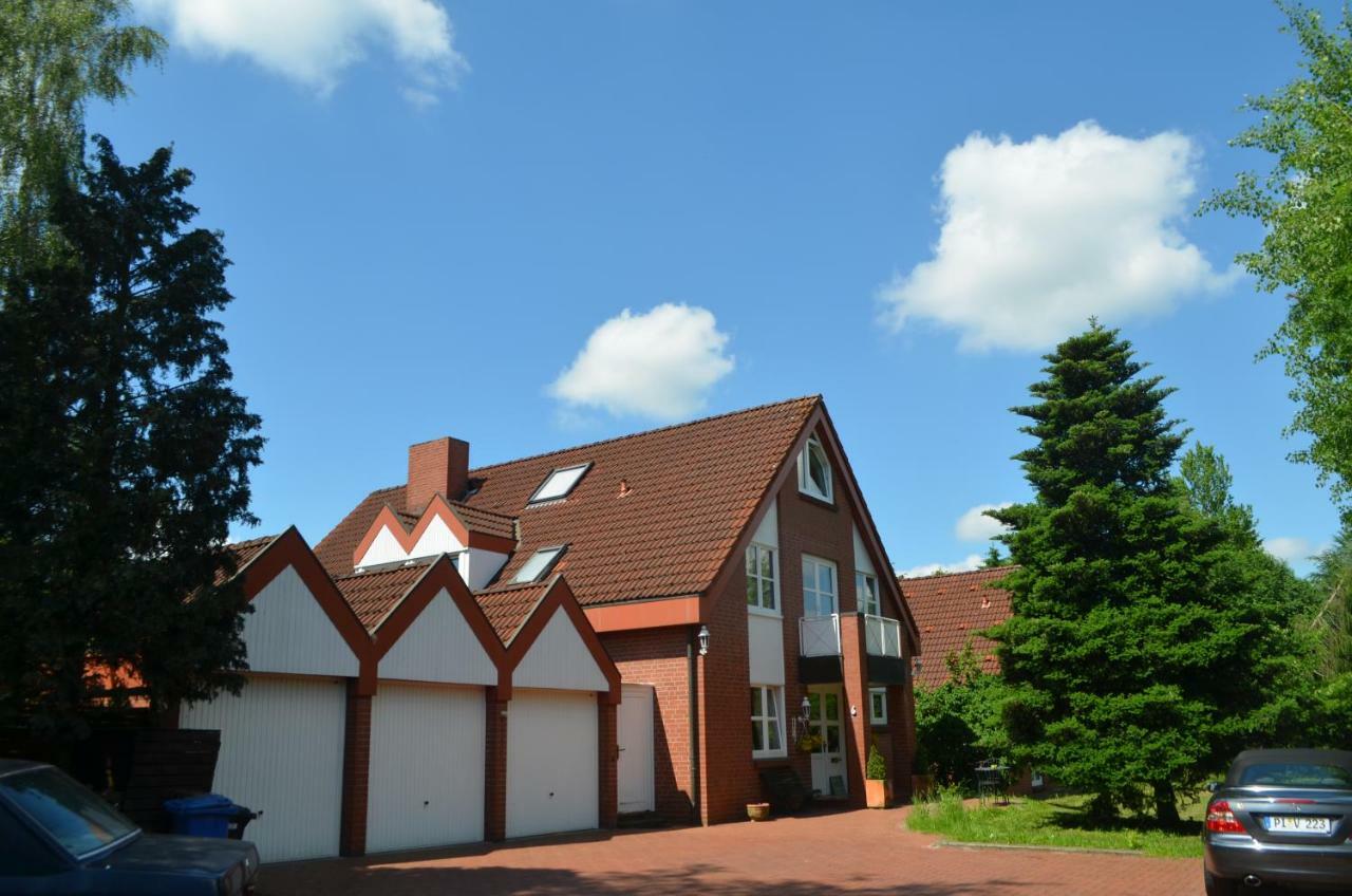Gaestehaus Vigliarolo Gewerblich Jedes Zimmer Eigenes Bad Gemeinschaftskueche เอล์มสฮอร์น ภายนอก รูปภาพ